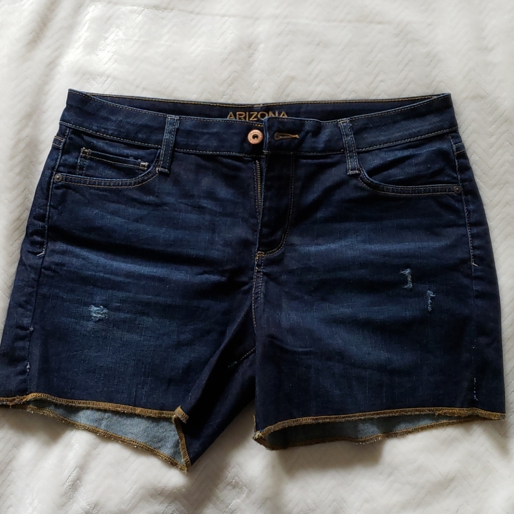 Ladies Shorts - Picture 3 of 4